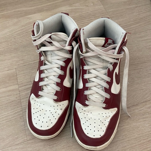 NIKE Dunk High - Picture 5 of 9